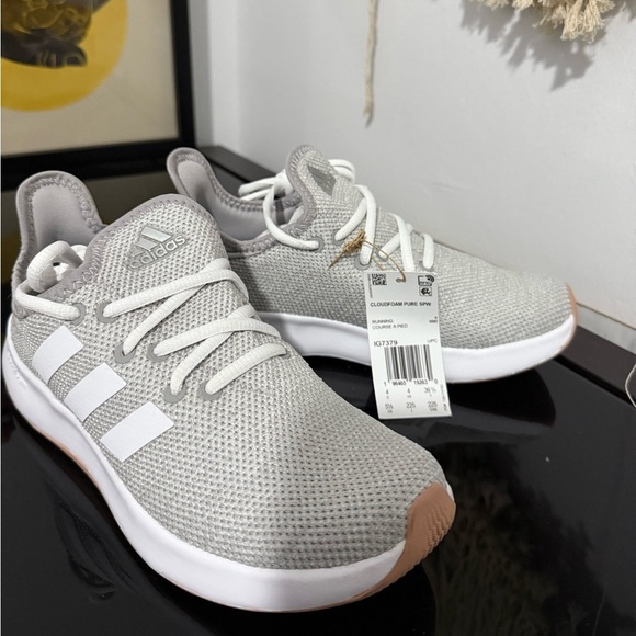 NWOB Adidas Wmns Cloudfoam Pure Grey Size 5.5 Running Shoes New - Picture 1 of 4